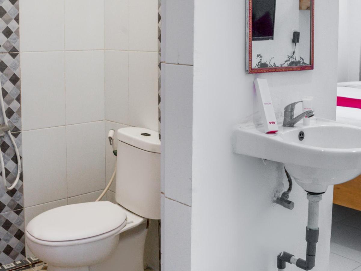 Oyo 447 Hutasimo Residence Medan Zewnętrze zdjęcie