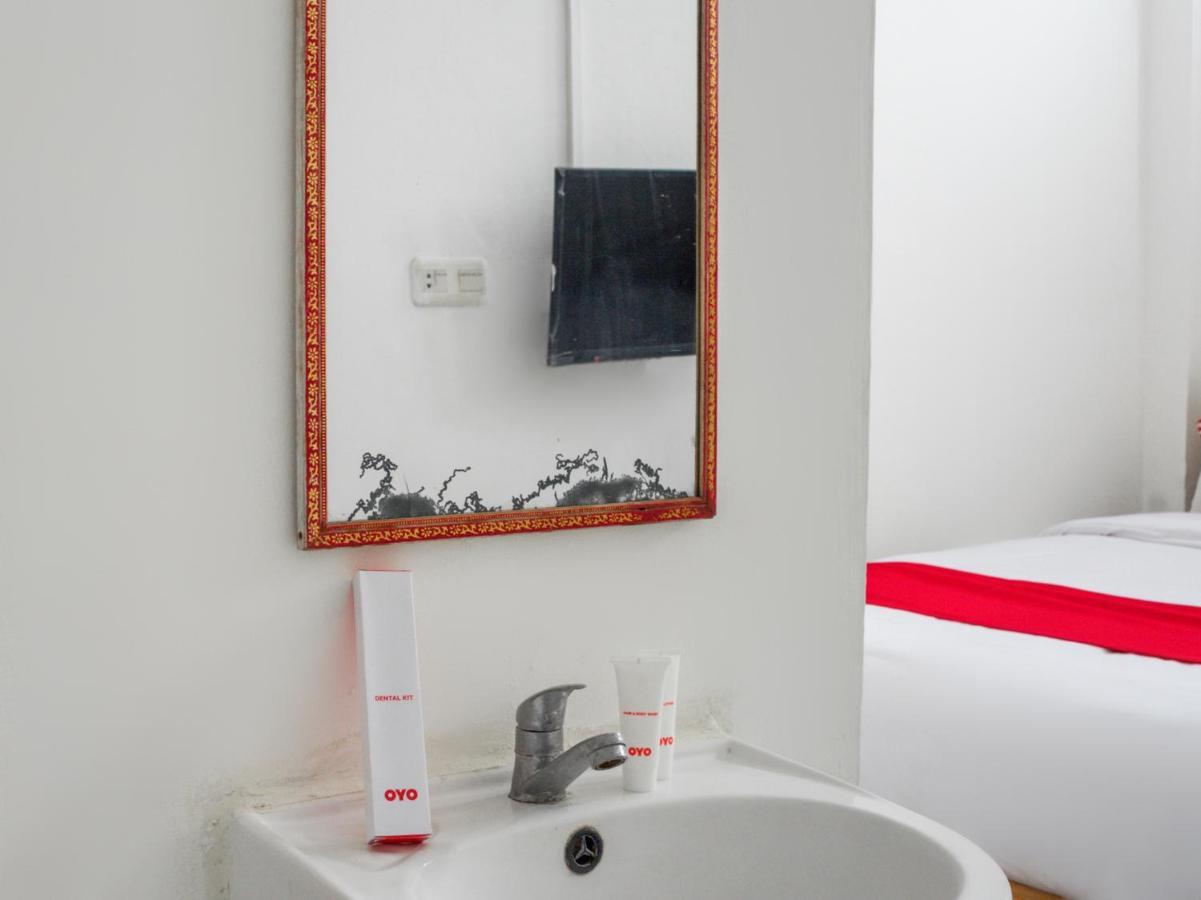 Oyo 447 Hutasimo Residence Medan Zewnętrze zdjęcie
